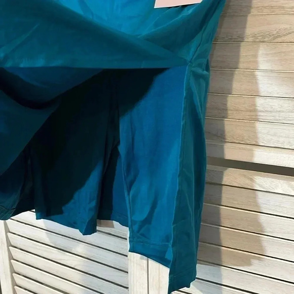 NWOT AGAIN 1231  Women’s Medium Teal Knee Length Skort Shorts Athletic Mesh Bag - Picture 4 of 10